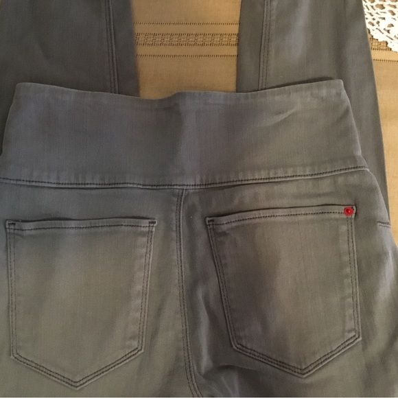 SPANX GUNMETAL DENIM LEGGING/ SIDE ZIPPER/ NWT / SIZE SP 2-4 / LENGTH 29” - Picture 2 of 4